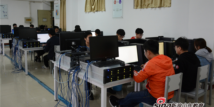 云端競技，筑夢未來——2018省職業院?！霸朴嬎恪奔寄艽筚悋愡x拔賽在濟寧職業技術學院舉行